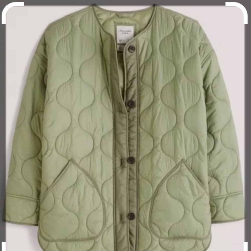 Abercrombie & Fitch Light Sage Quilted Puffer Jacket